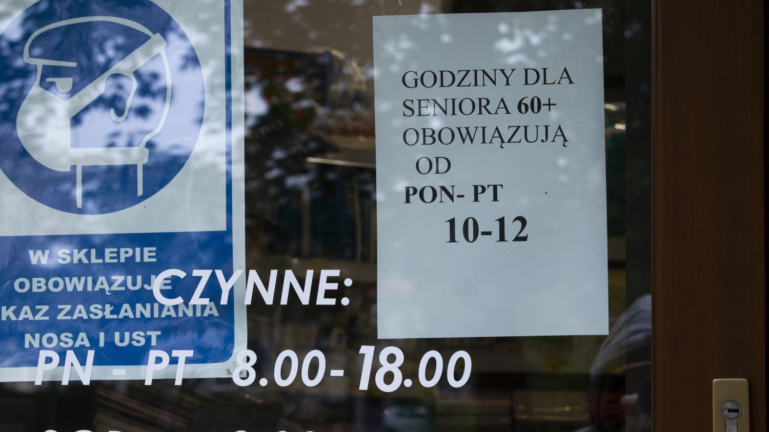 Godziny dla seniorów obowiązują od poniedziałku do piątku.