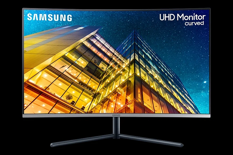 Monitor Samsung LU32R590 korzysta z rozdzielczości 4K UHD i oferuje funkcję upscalingu, dzięki której treści z mniejszą liczbą pikseli znacznie zyskują na jakości