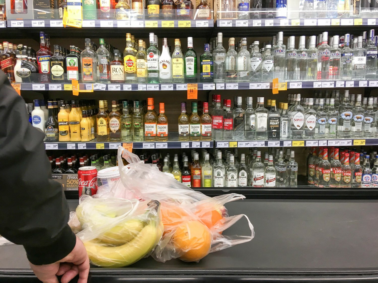 Zakaz sprzedaży alkoholu w Warszawie – decyzja ratusza