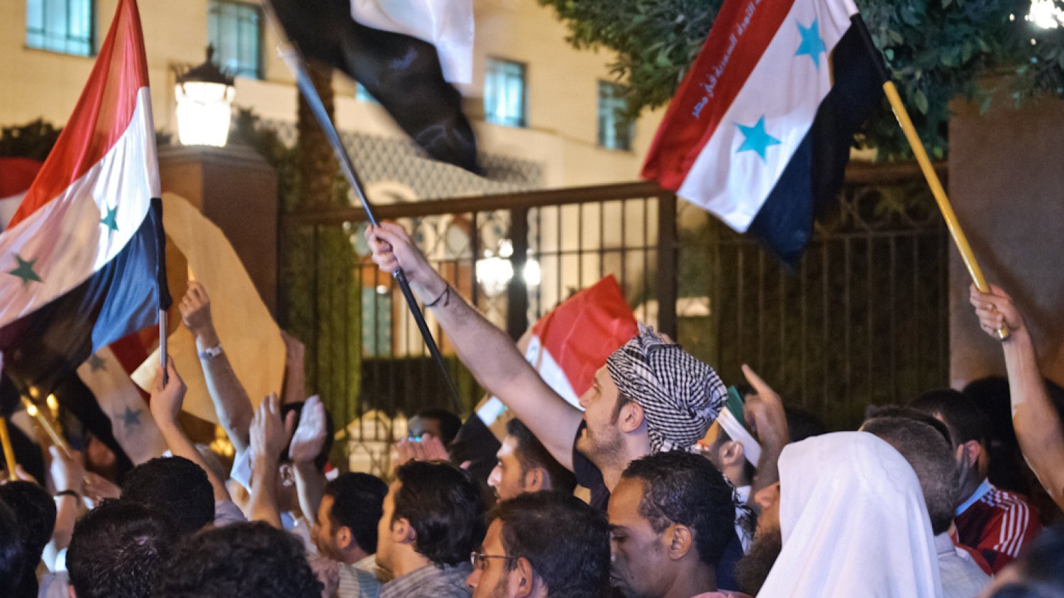 Wpływ Internetu na politykę to temat jednego z paneli podczas XXV Forum Ekonomicznego. Na zdjęciu protest podczas Arabskiej Wiosny,której zwolennicy zwoływali się za pomocą Facebooka