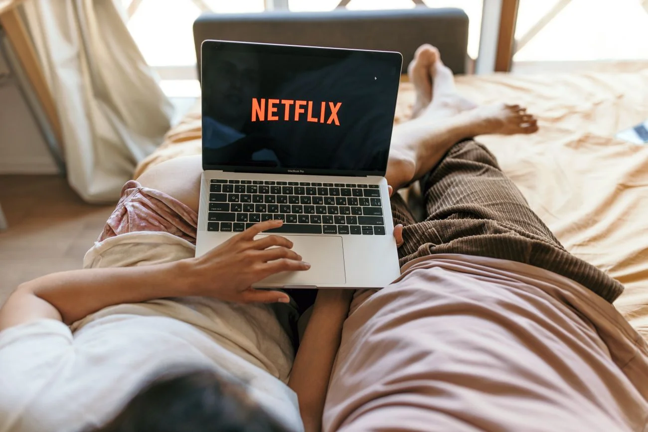 Polacy już wiedzą, jak obchodzić zakaz współdzielenia kont na Netfliksie