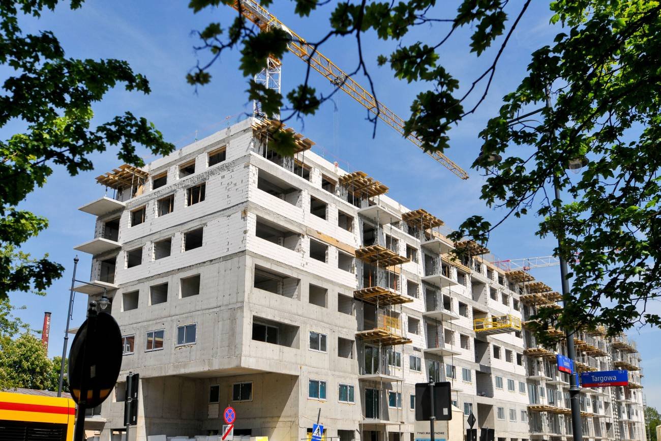 budowa bloku mieszkalnego