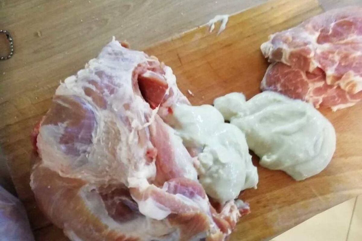 Tak wyglądała karkówka zakupiona przez pana Wiesława. Zdjęcie nadesłał do redakcji Gazety Pomorskiej.