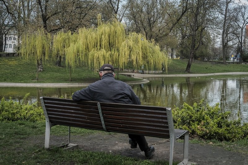 W sprawie chodzi o mandat za przebywanie w parku.