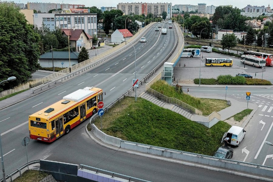 Rzeszów od lat czeka na nowy dworzec komunikacji lokalnej. Otwarcie nowego terminalu było zaplanowane na 29 września i najwyraźniej uznano, że musi się odbyć.