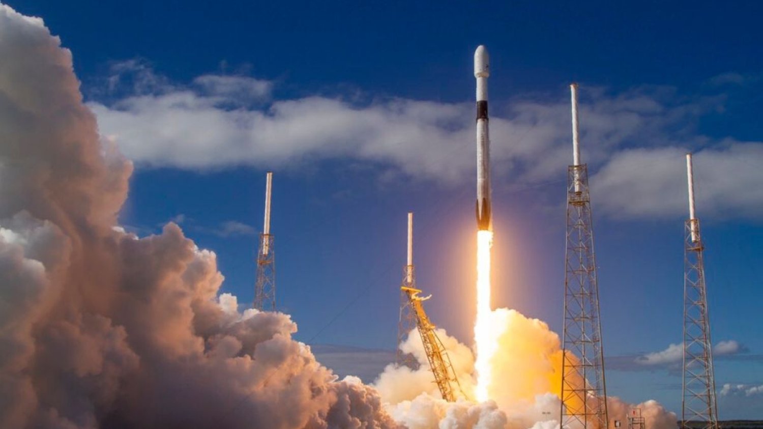 W ubiegłym tygodniu SpaceX Elona Muska wystrzeliła na orbitę 60 z aktualnie planowanych 12 tys. niewielkich satelitów Starlink.