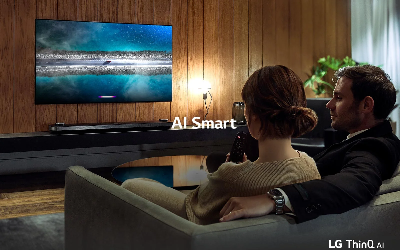 Telewizor LG OLED W9 korzysta z zaawansowanej sztucznej inteligencji, która odpowiada za przetwarzanie zarówno obrazu, jak i dźwięku, w celu optymalizacji tych parametrów do panujących warunków