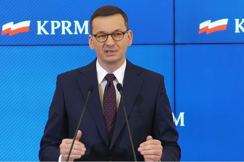 Premier Mateusz Morawiecki broni podatku od mediów.