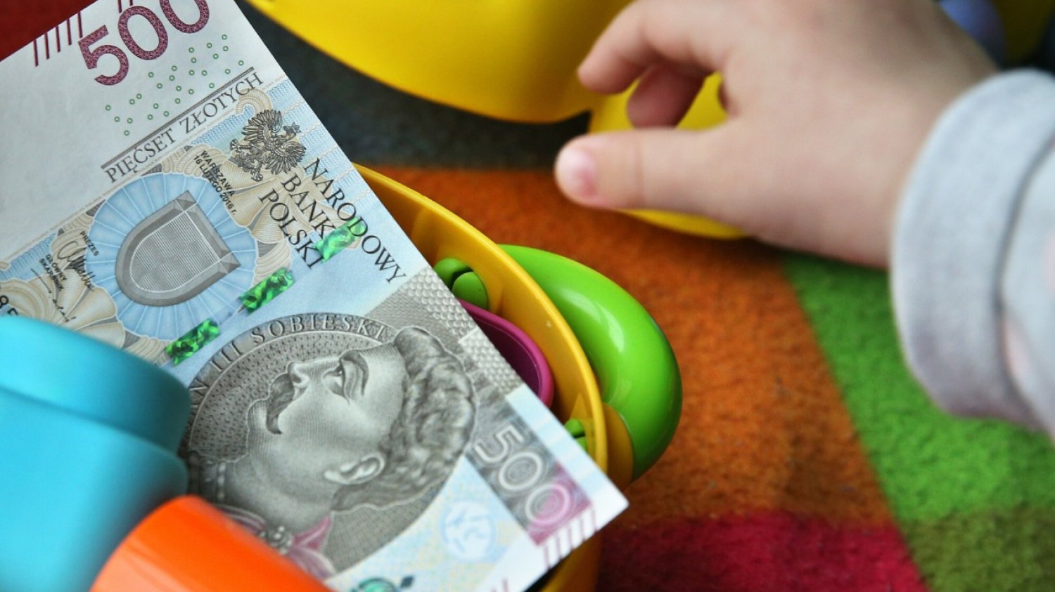 Zmiany w programie "Rodzina 500 Plus"? Minister zapowiada progi