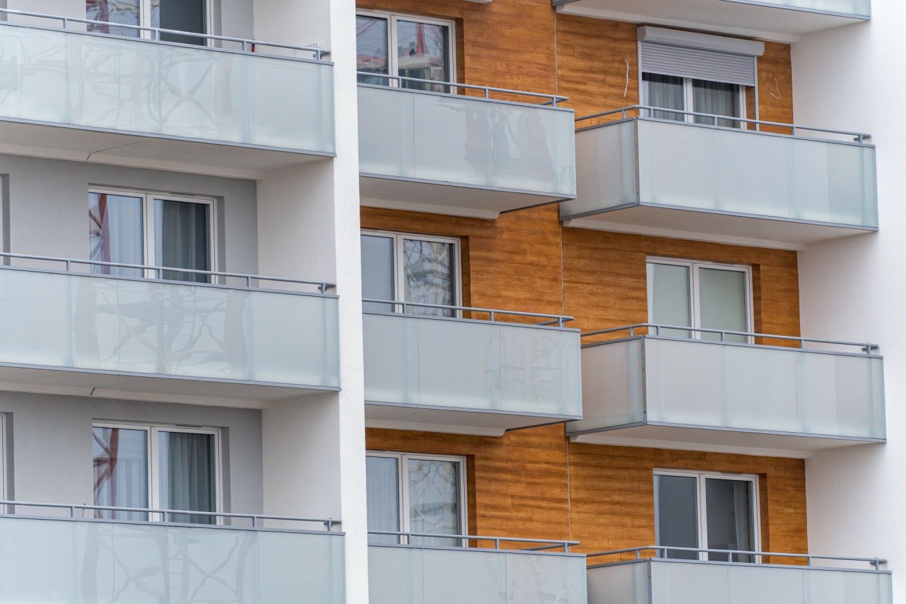 Balkony znikną z nowych mieszkań przez walkę z patodeweloperką?
