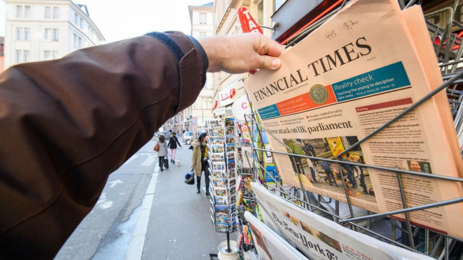 "Financial Times" postanowił rozprawić się z kryptowalutą Saga.