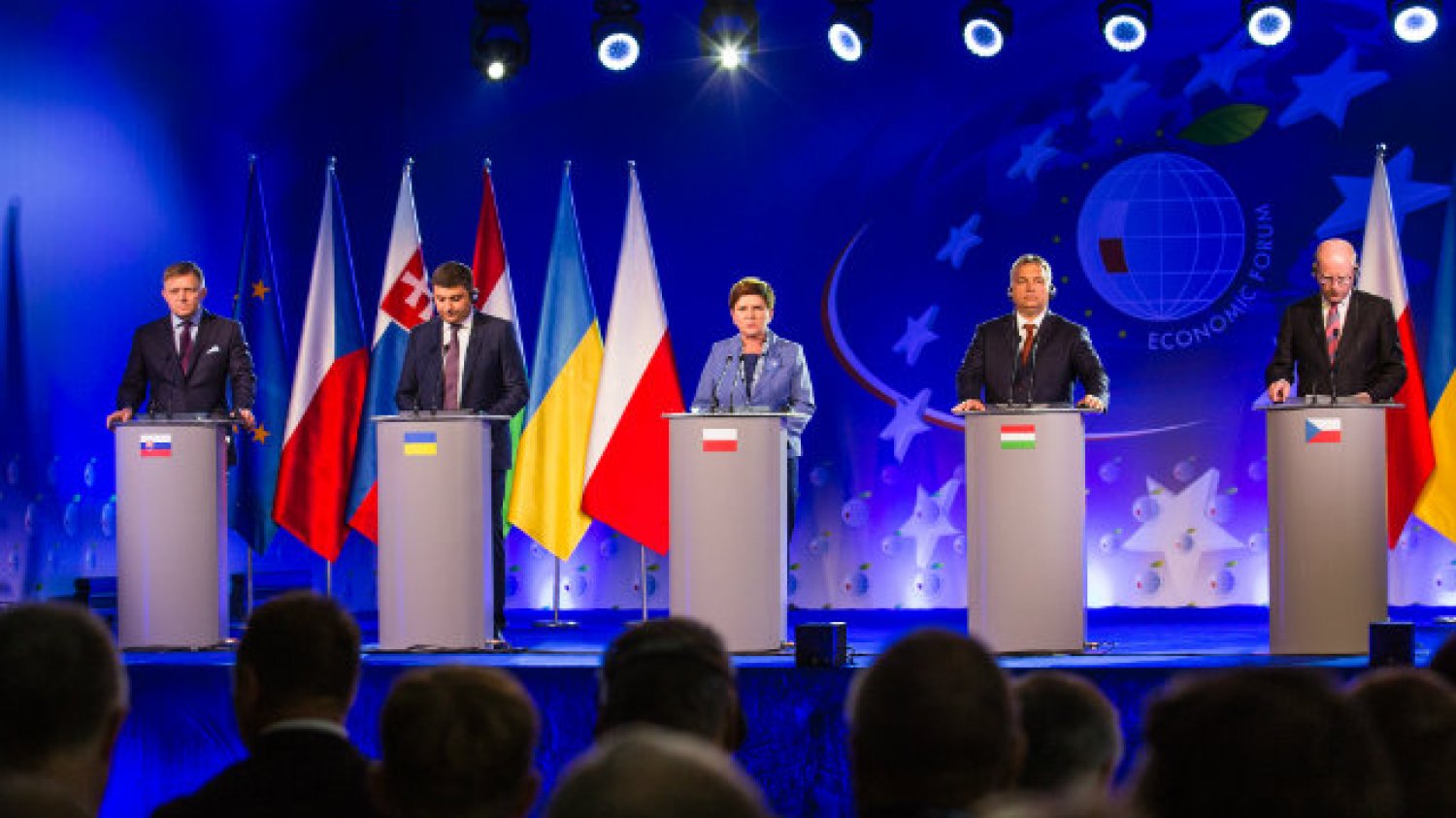 Robert Fico, Premier Słowacji; Wołodymyr Hrojsman, Premier Ukrainy; Beata Szydło,
Prezes Rady Ministrów, Polska; Viktor Orban, Premier Węgier; Bohuslav Sobotka, Premier
Czech