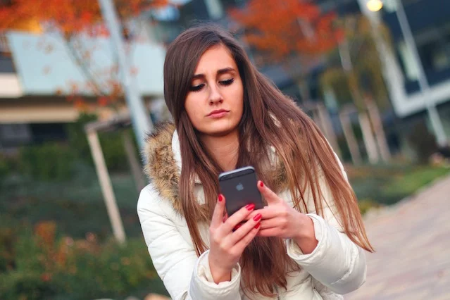 iPhone jest popularny wśród kobiet i osób, które uważają go za wyznacznik statusu materialnego.