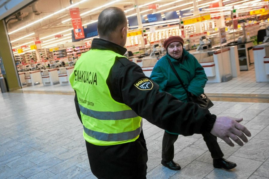 Zakaz handlu w niedzielę może się przyczynić do zniknięcia 10 tys. miejsc pracy w branży ochroniarskiej.