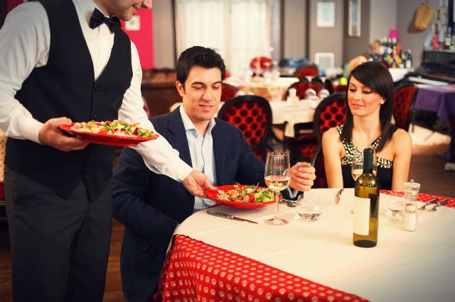 Gastronomia to ciężki kawałek chleba. Sektor, jako jeden z pierwszych, został dotknięty brakami kadrowymi związanymi z malejącym w Polsce bezrobociem