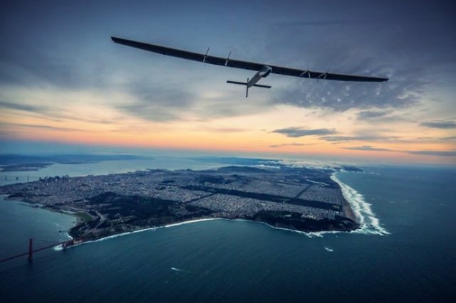 Samolot Solar Impulse w 3 dni przeleciał trasę z Hawajów do Kaliforni, korzystając jedynie z energii słonecznych