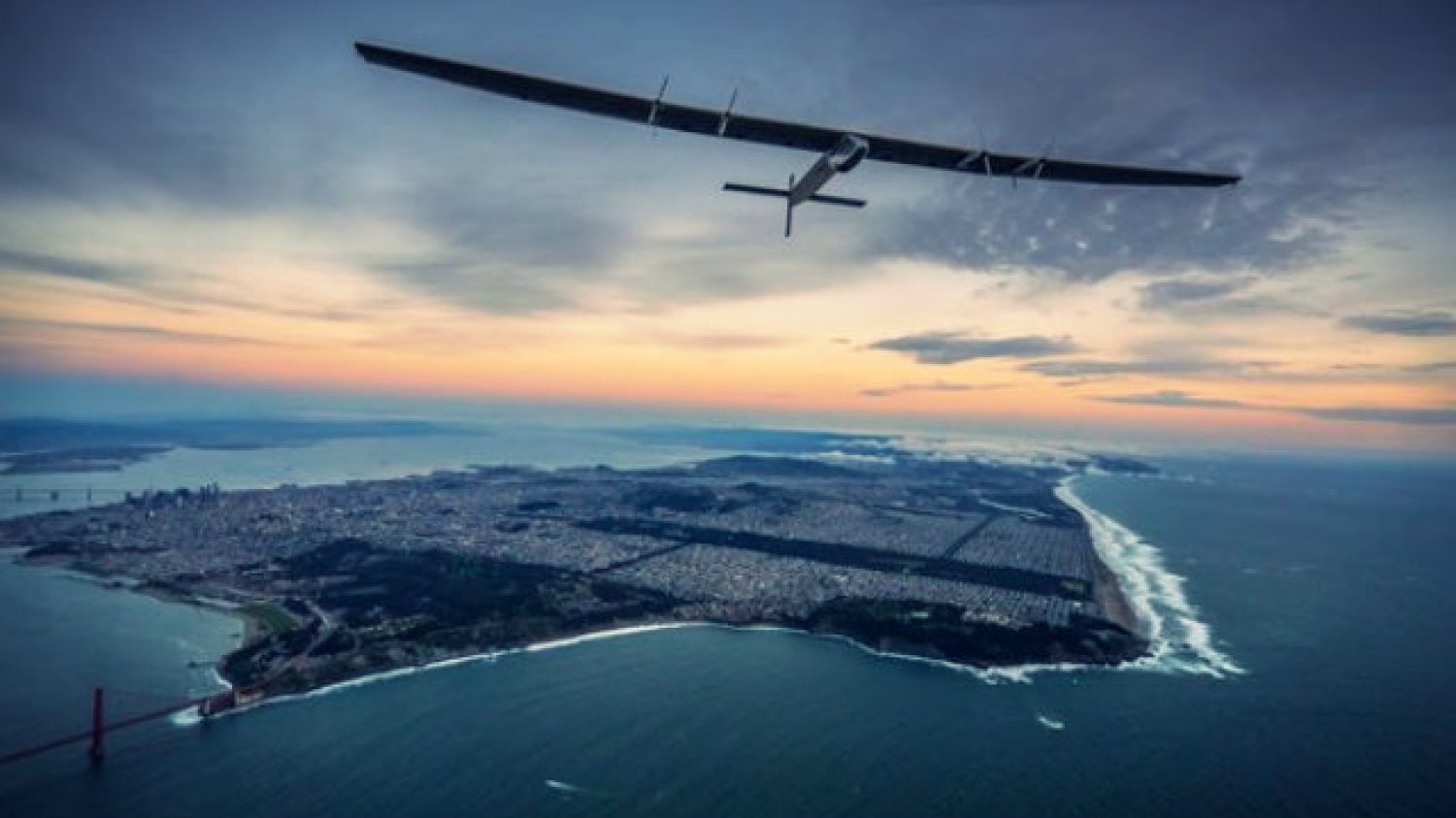 Samolot Solar Impulse w 3 dni przeleciał trasę z Hawajów do Kaliforni, korzystając jedynie z energii słonecznych