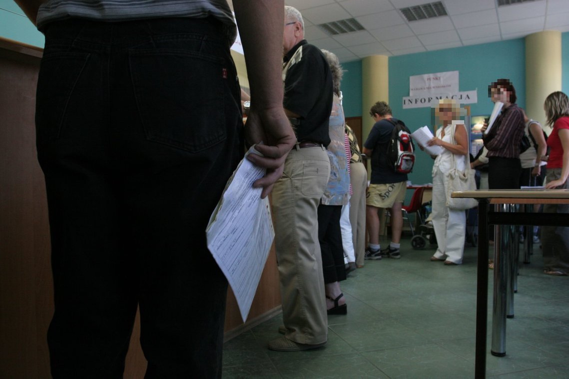 Zatrudnienie w sektorze przedsiębiorstw zmniejszyło się w kwietniu o 153 tys. etatów.