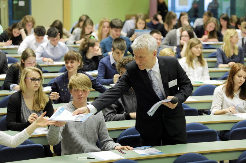 Uniwersytet Łódzki wspólnie z biznesem uruchamia innowacyjny kierunek – bankowość i finanse cyfrowe.
