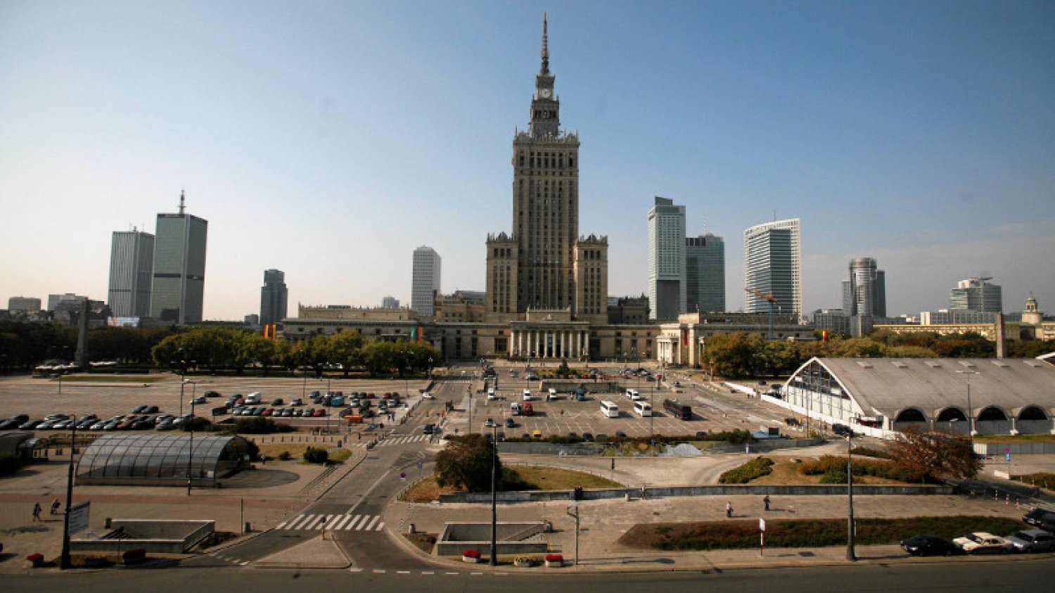 Im większe miasto w Polsce, tym wyższe zarobki. Różnice w wysokości pensji sięgają nawet niemal 3 tys. zł miesięcznie.