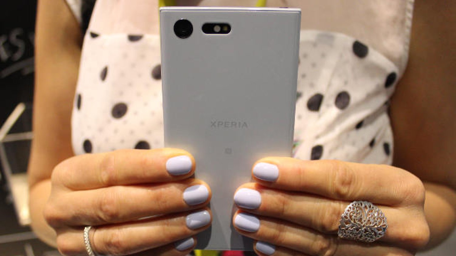 XZ to pierwszy smartfon, który ma pięcioosiową stabilizację i potrójny czujnik obrazu.