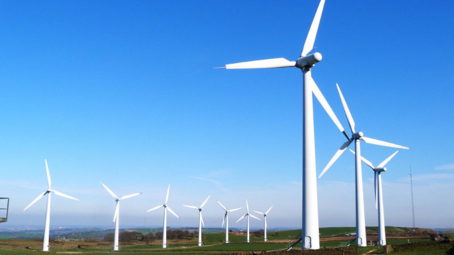 Turbiny wiatrowe to popularne rozwiązanie energetyczne.