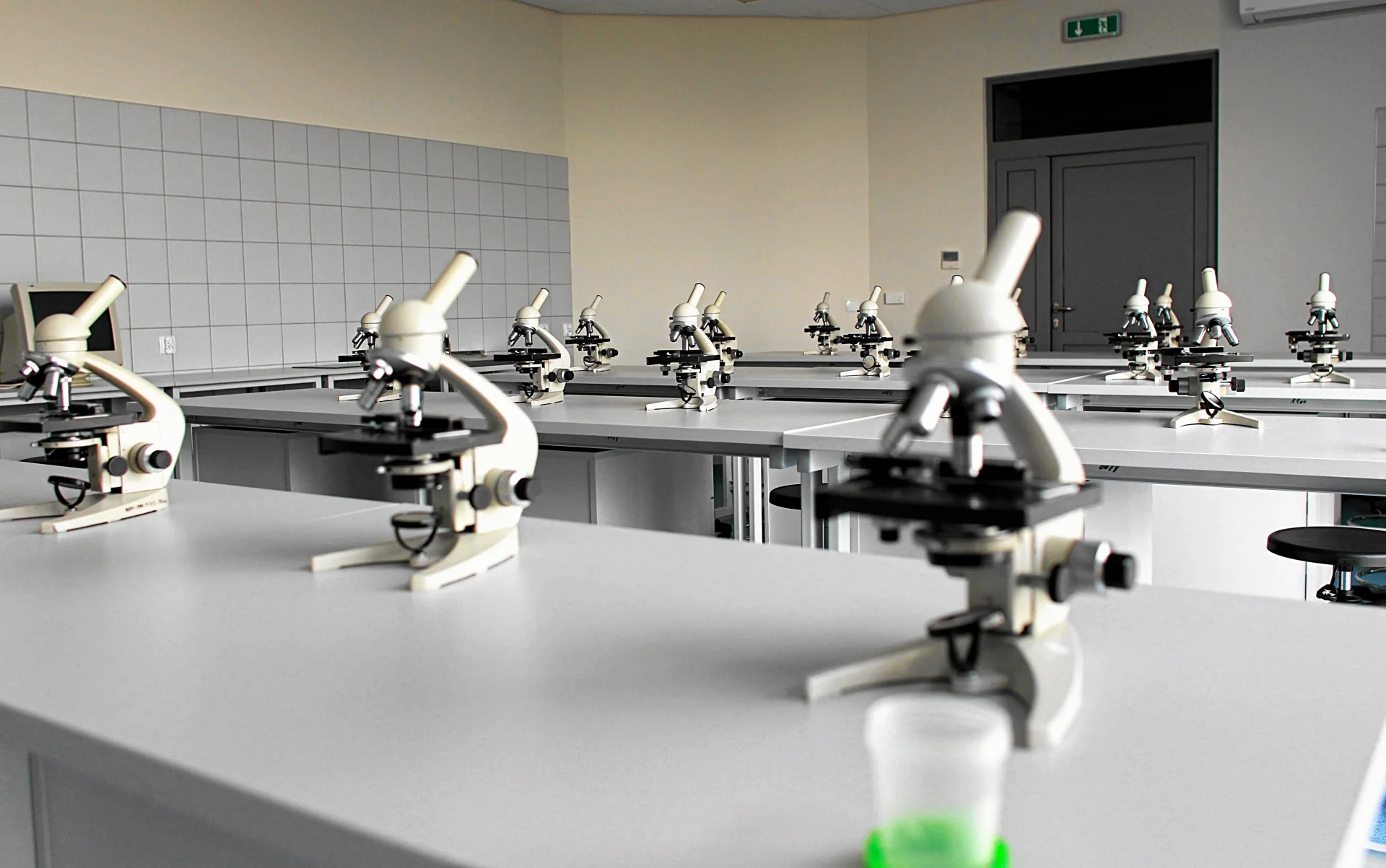 Nowe laboratorium na Śląskim Uniwersytecie Medycznym, to tu studenci mają się uczyć jak tworzyć leki homeopatyczne