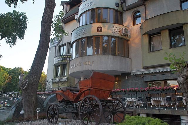 Po 20 latach rozpraw, słynna samowolka budowlana, hotel Czarny Kot, może zostać w końcu zburzony