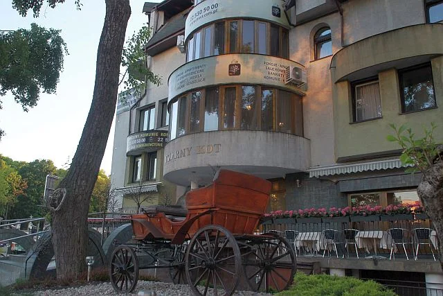 Po 20 latach rozpraw, słynna samowolka budowlana, hotel Czarny Kot, może zostać w końcu zburzony