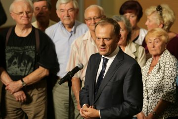 Wdowia emerytura – obietnica Tuska. Kto i ile dostanie renty wdowiej