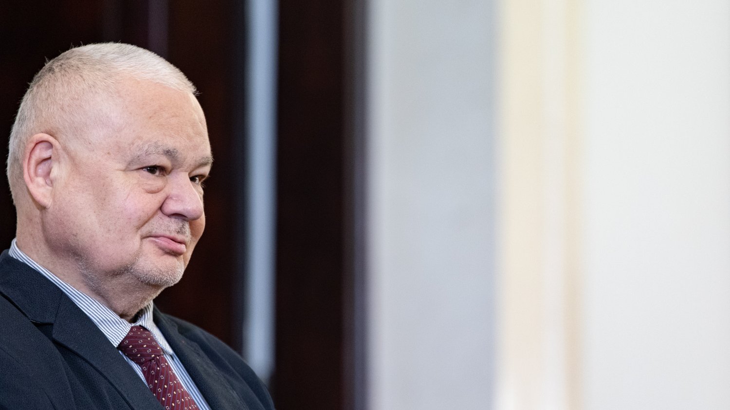 Prezes NBP w 2020 roku zarobił prawie milion złotych.