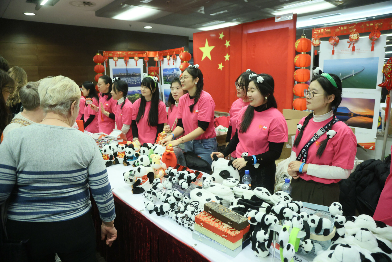 Inwestycja w transport powietrzny chińskiej platformy Temu sprawiła, że ta przebiła się przez “zaporę” Allegro i OLX.