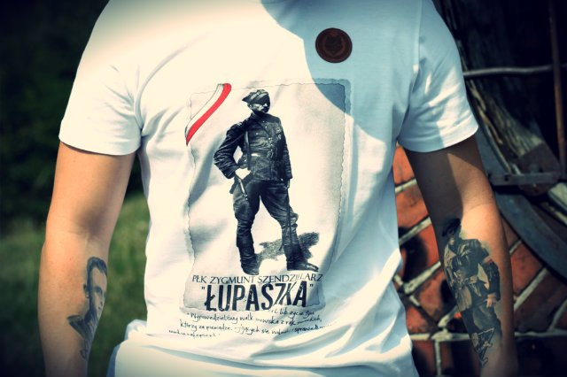 T-shirt z podobizną Zygmunta Szendzielarza Łupaszki