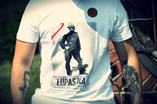 T-shirt z podobizną Zygmunta Szendzielarza Łupaszki