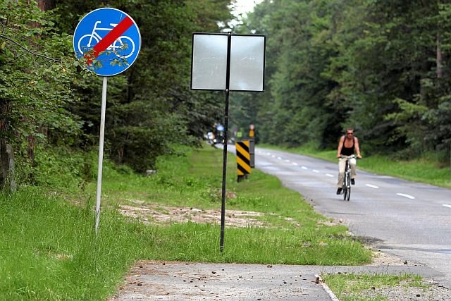 Ścieżki rowerowe. Wiele gmin dostało sporo środków europejskich na budowę ścieżek rowerowych. Ale robiły je bez pomyślunku.