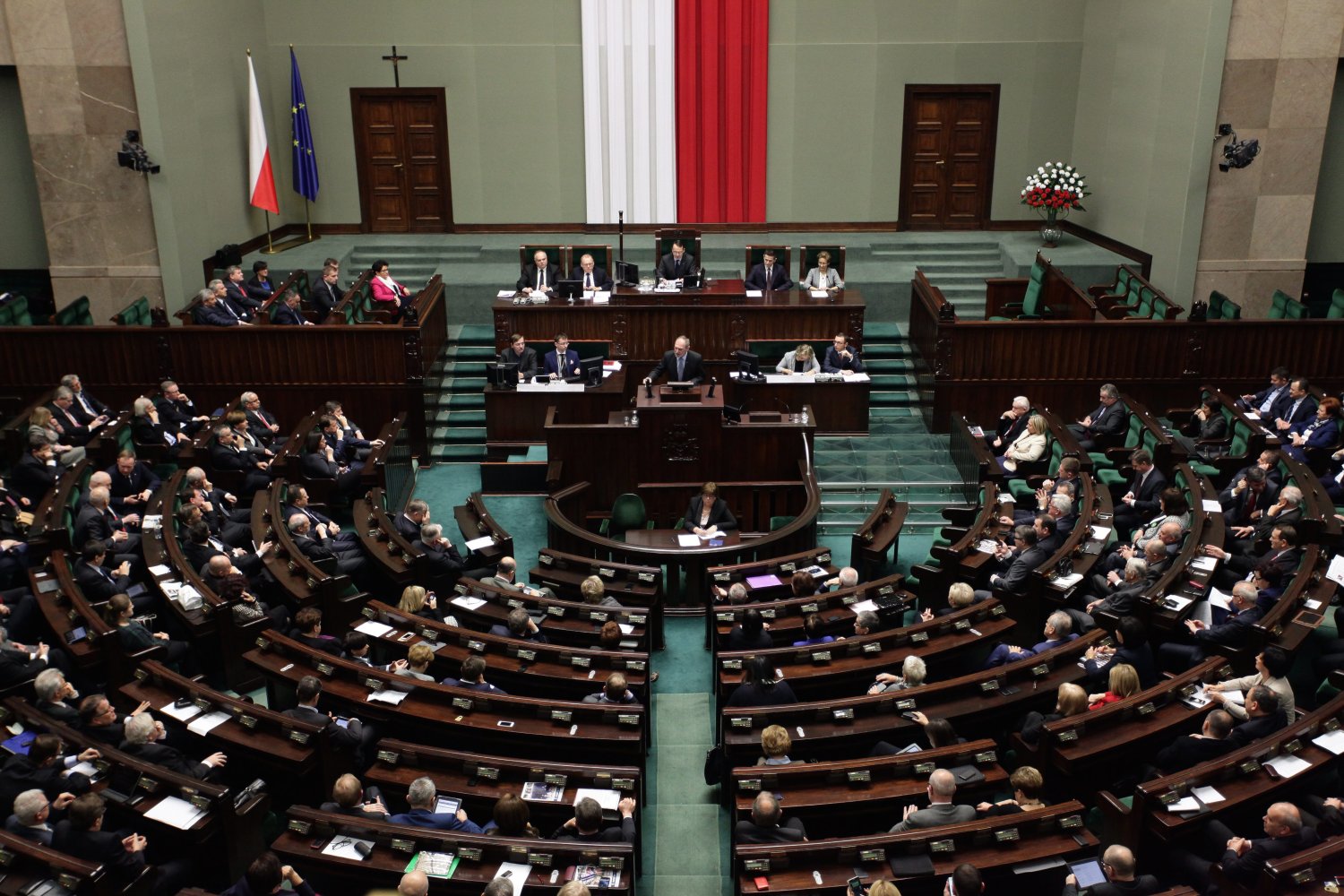 Posłowie opozycji domagali się wpisania do ustawy zobowiązania do zwiększenia nakładów na naukę