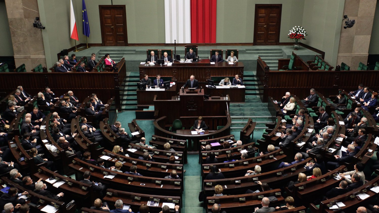 Posłowie opozycji domagali się wpisania do ustawy zobowiązania do zwiększenia nakładów na naukę