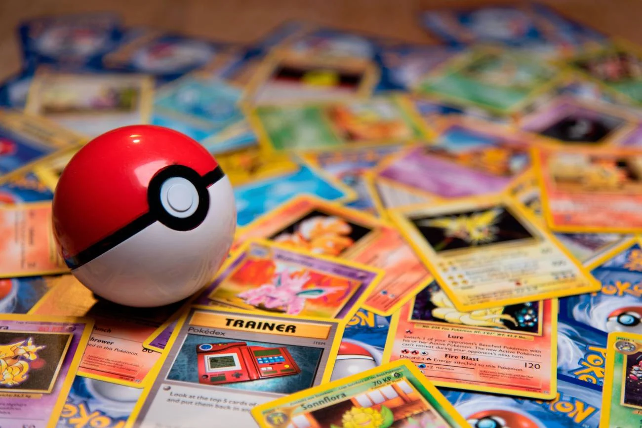 Pokeball i karty Pokemon