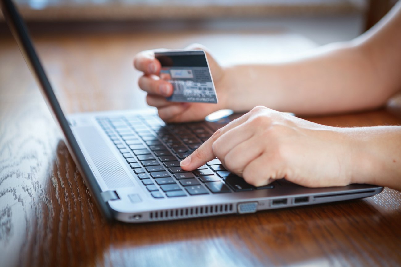 Komputer i karta kredytowa