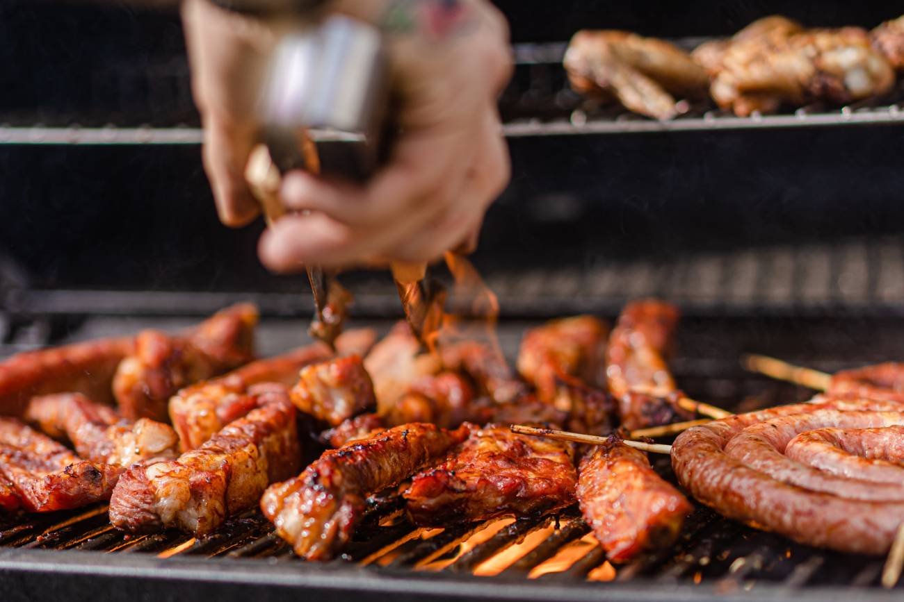 Majówka 2023. Promocje na kiełbasę, karkówkę i brykiet.