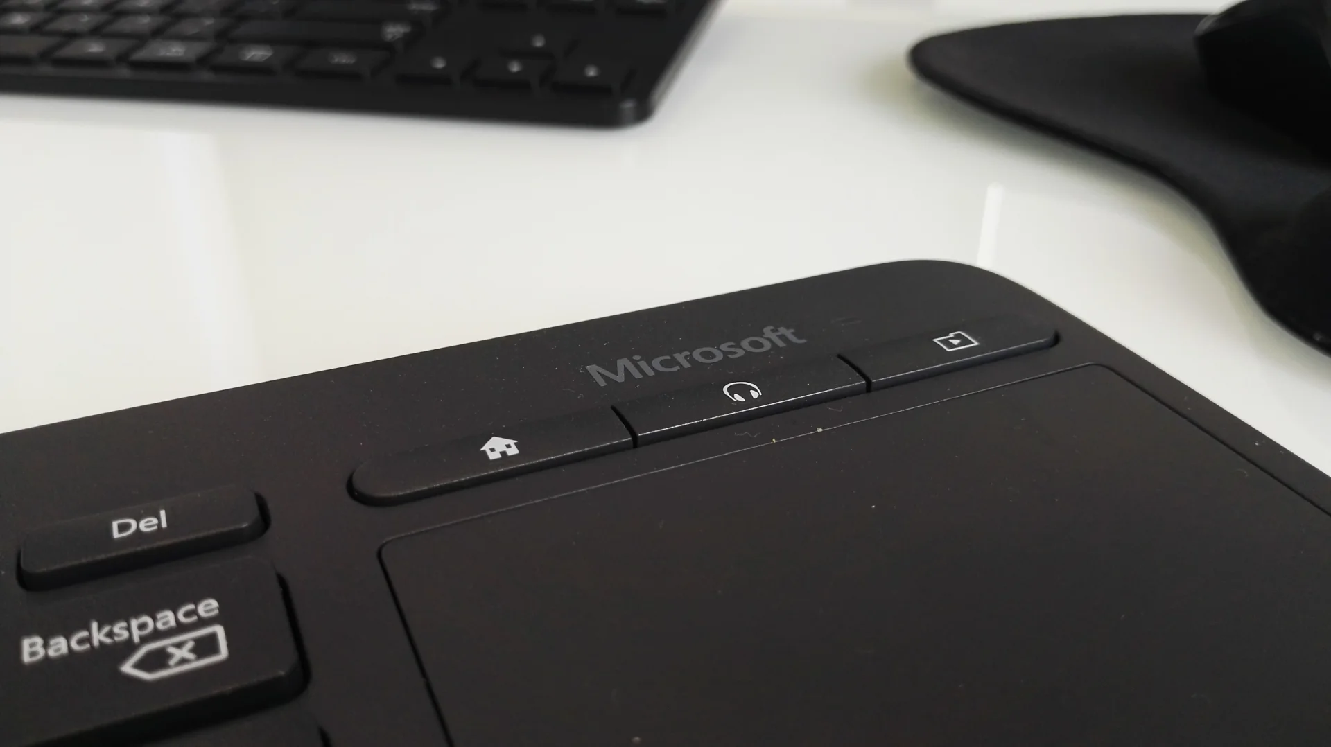 Nowa klawiatura Microsoft - połączenie klawiatury i myszki