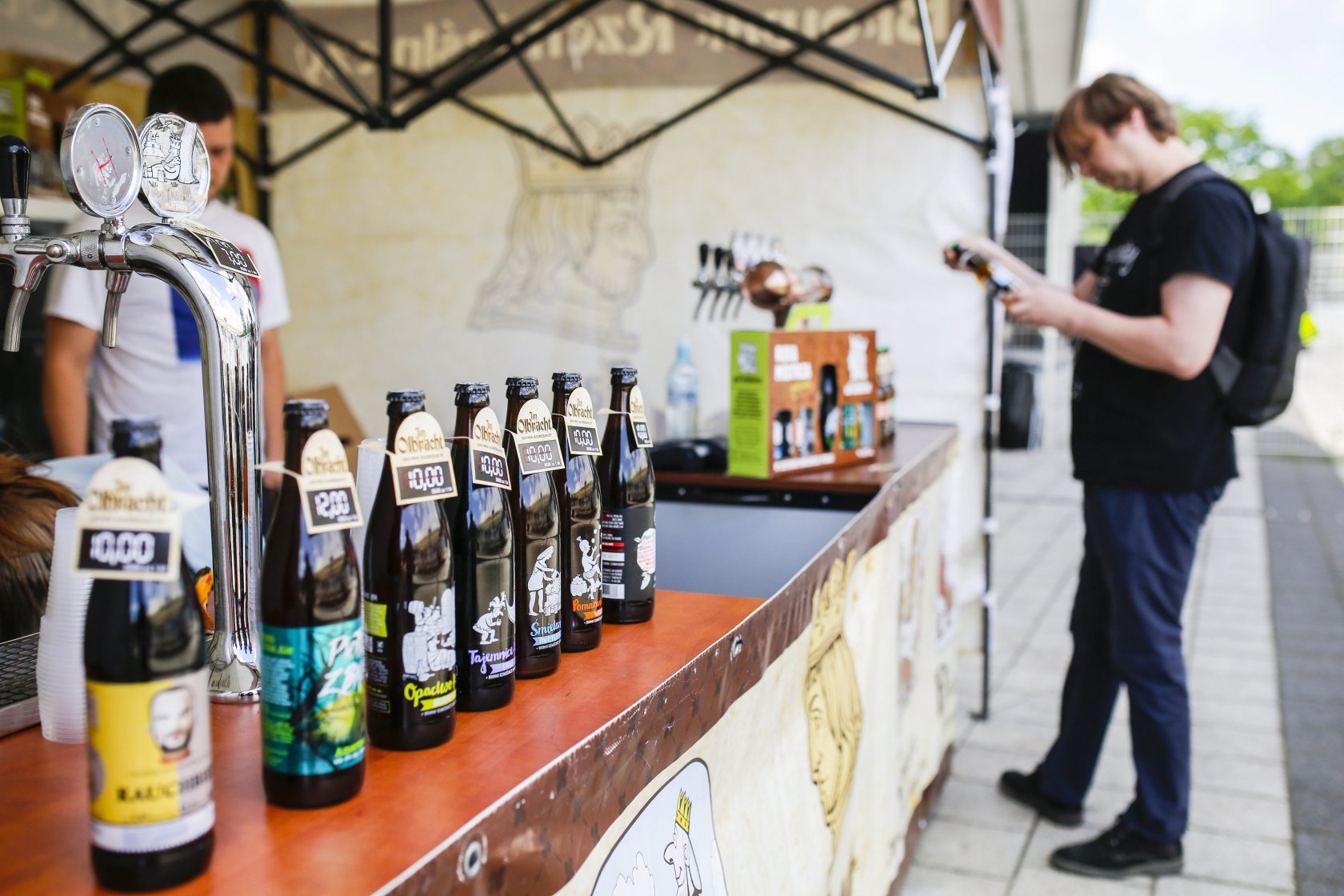 Konferencja Episkopatu Polski sugeruje podniesienie wieku, od którego będzie można w Polsce kupić alkohol.