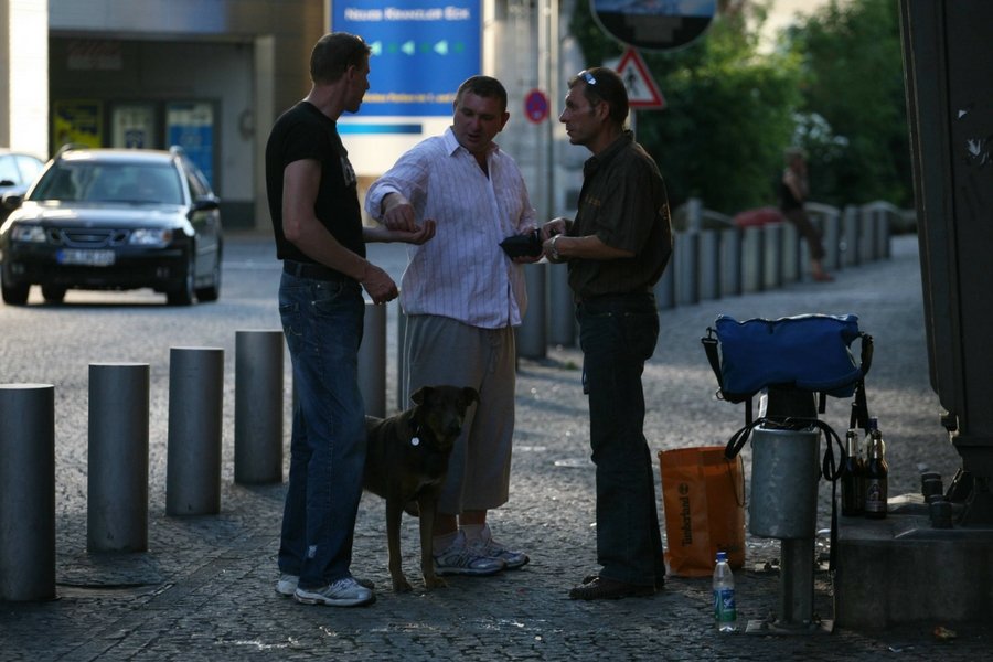 Polscy gastarbeiterzy na berlińskiej ulicy.