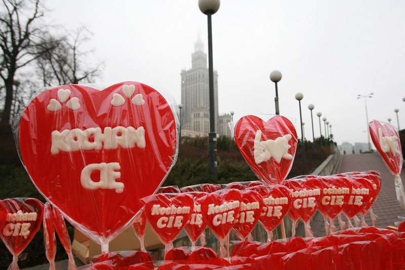 Święto Zakochanych wiele osób przyprawia o ból głowy.