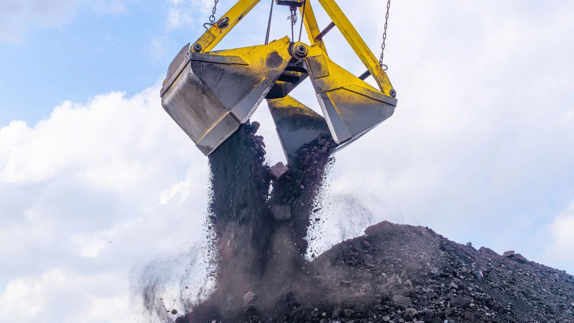 Węgiel bije rekord w 2025 roku. Szok i paradoks na globalnym rynku