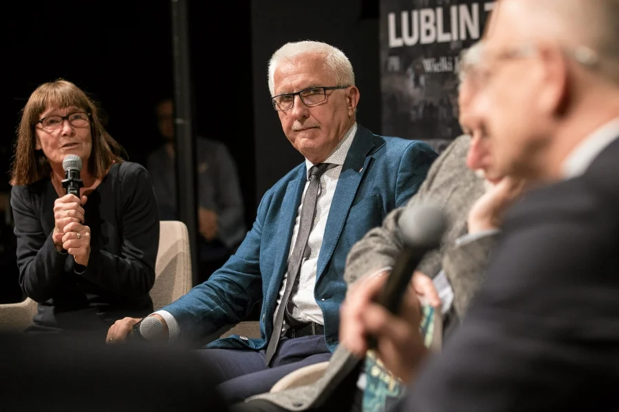 Prezydent Nowej Soli, Wadim Tyszkiewicz, zapowiedział pozew przeciw władzom w Warszawie, w którym domaga się zwrotu pieniędzy, jakie ratusz dopłacił do realizacji zadań zleconych.