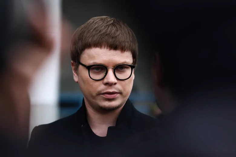 Jarosław Królewski pomaga Wiśle Kraków wyjść z finansowego dna. Kibice Wisły Kraków kupują akcje klubu.