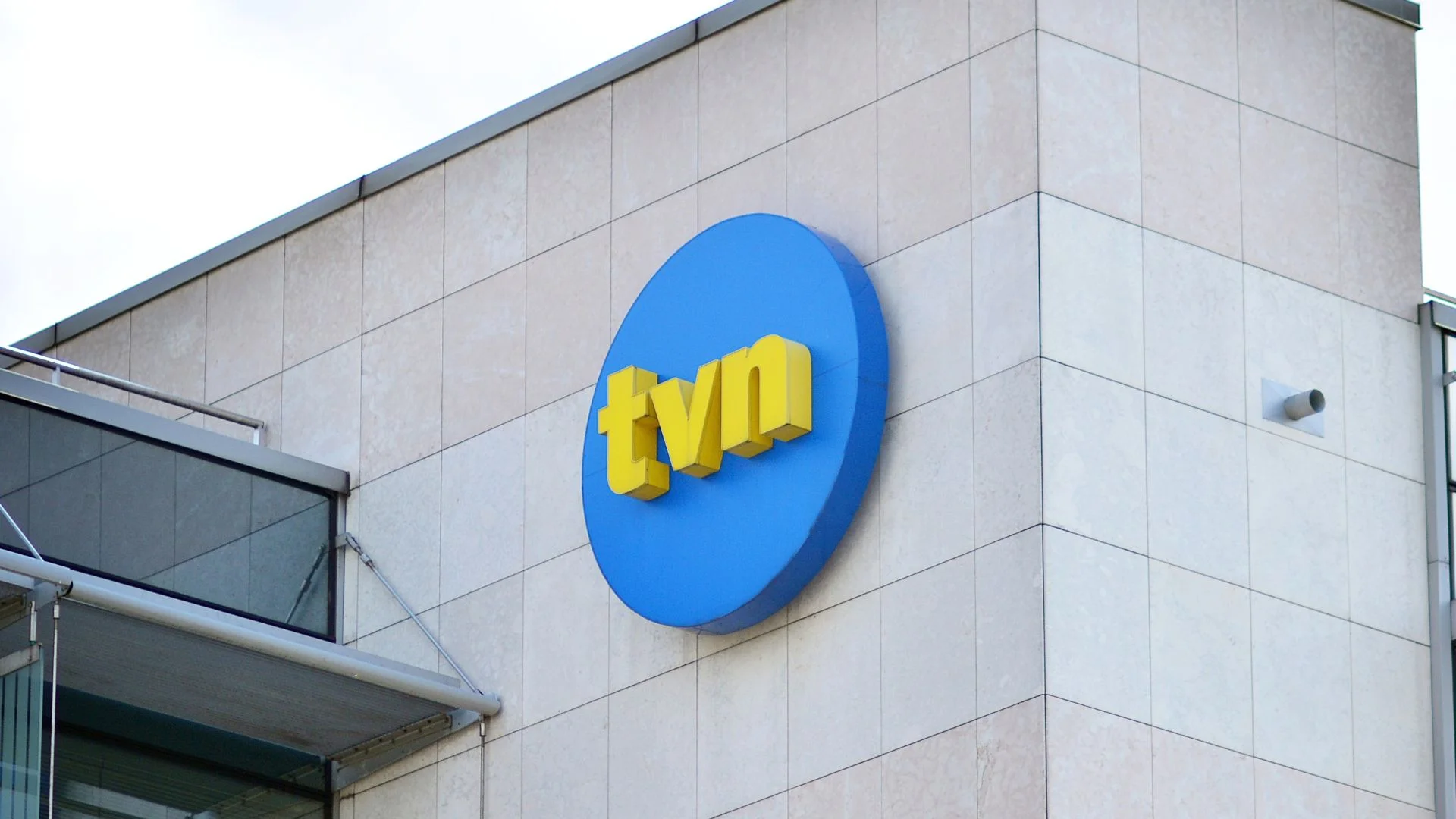 Właściciel TVN zmierza pod nowe skrzydła. Jest ugoda w sprawie przejęcia Warner Bros. Discovery