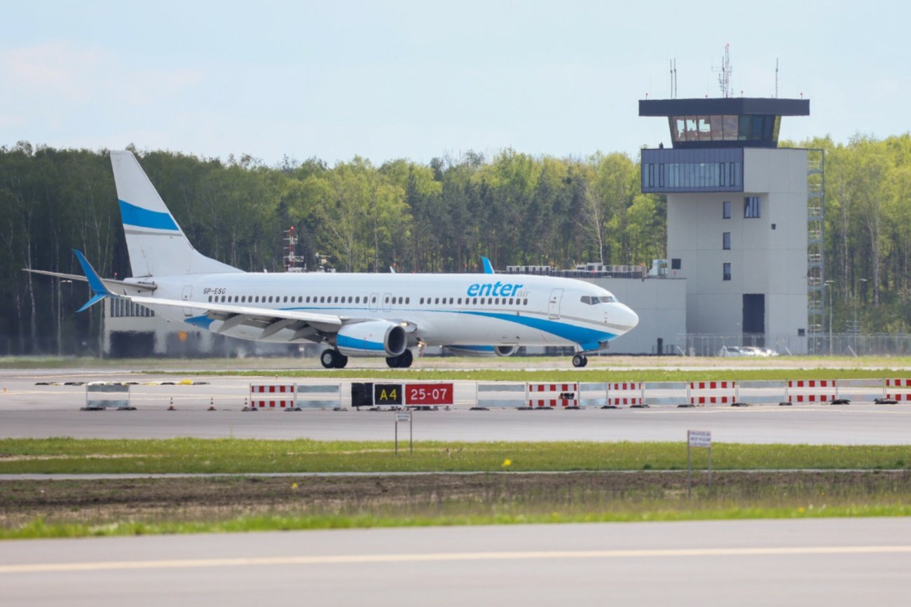 Samolot na lotnisku w Radomiu.