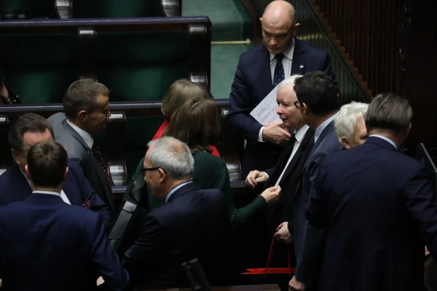 Założona przez byłego polityka PiS firma "analityczna" miała jakoby oferować spotkania z decydentami za kwoty sięgające od 5 do 30 tys. złotych.